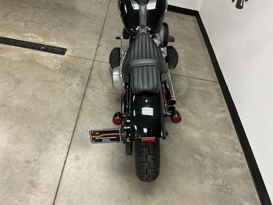 2018 Harley-Davidson® FLSL - Softail® Softail Slim®