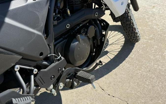 2025 Kawasaki KLR®650 Pearl Crystal White/Metallic Carbon Gray