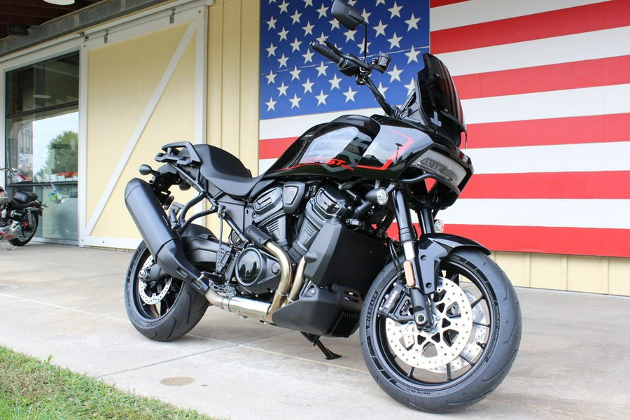 2025 Harley-Davidson® RA1250ST - Pan America® 1250 ST