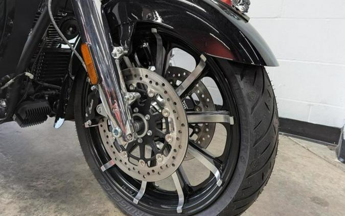 2025 Indian Roadmaster Limited W/Powerband Audio Black Metall