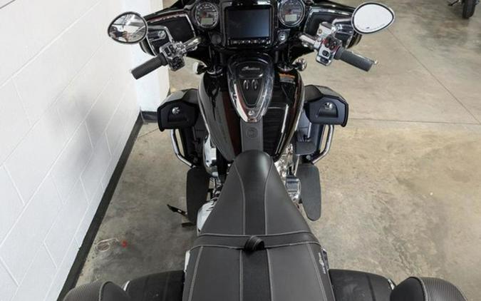 2025 Indian Roadmaster Limited W/Powerband Audio Black Metall