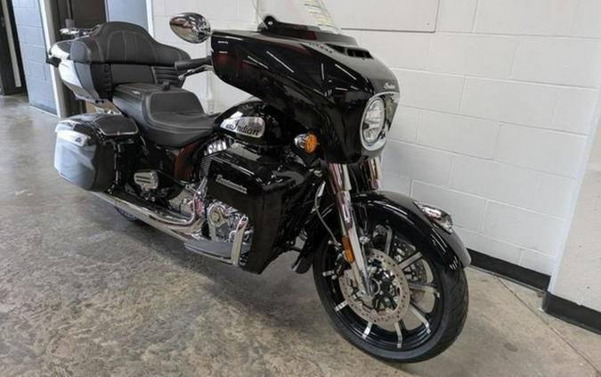 2025 Indian Roadmaster Limited W/Powerband Audio Black Metall