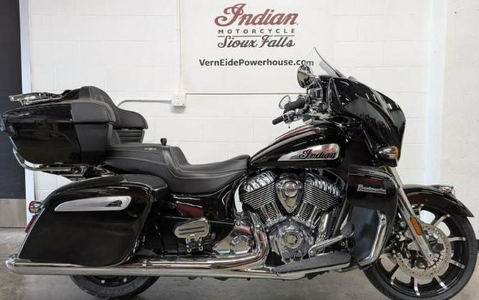 2025 Indian Roadmaster Limited W/Powerband Audio Black Metall