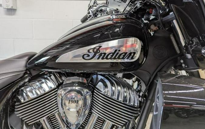 2025 Indian Roadmaster Limited W/Powerband Audio Black Metall