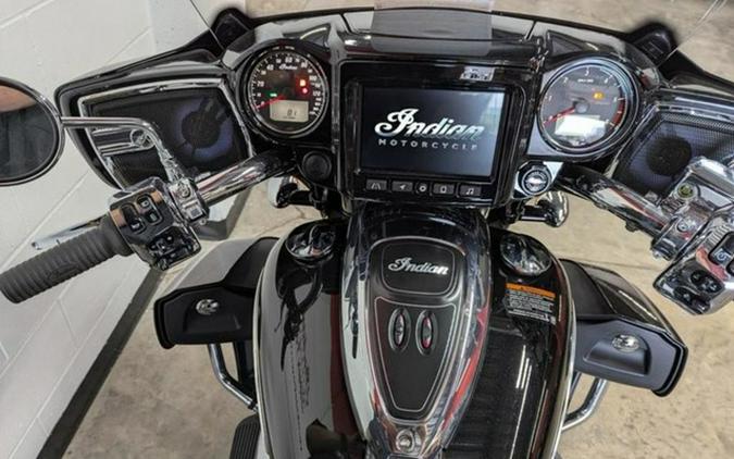 2025 Indian Roadmaster Limited W/Powerband Audio Black Metall
