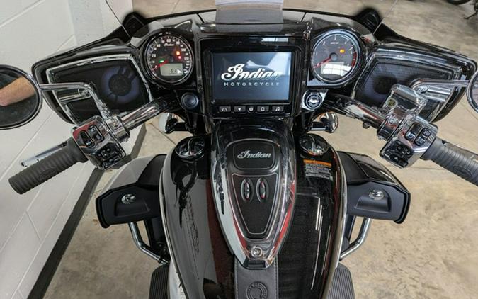 2025 Indian Roadmaster Limited W/Powerband Audio Black Metall
