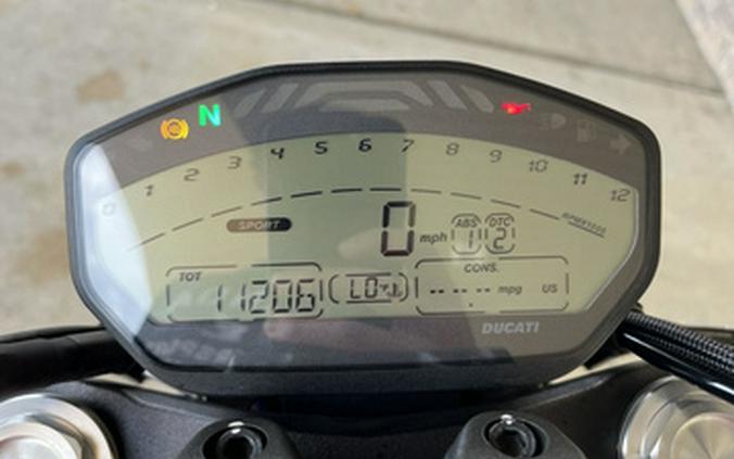 2015 Ducati Monster 821