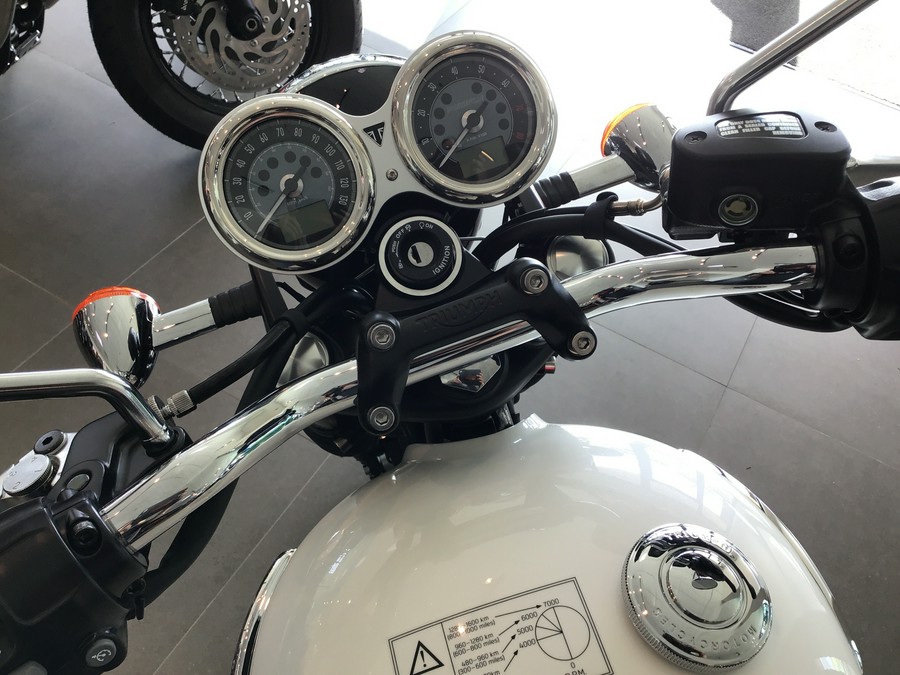 2025 Triumph Bonneville T120