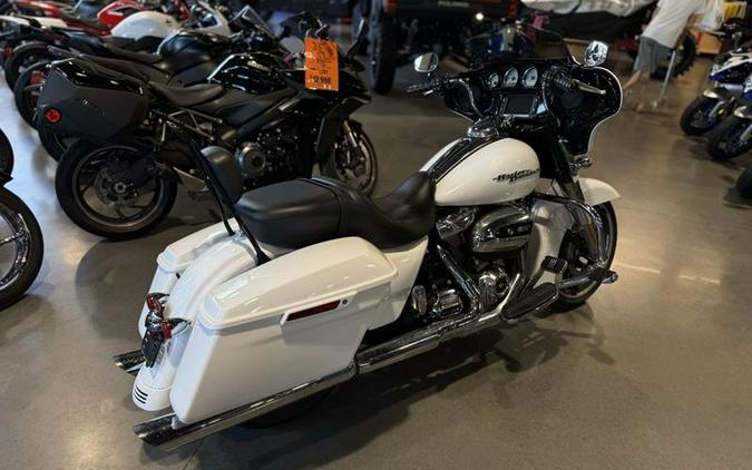 2017 Harley-Davidson® FLHXS - Street Glide® Special