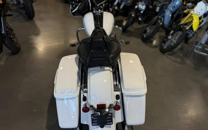 2017 Harley-Davidson® FLHXS - Street Glide® Special