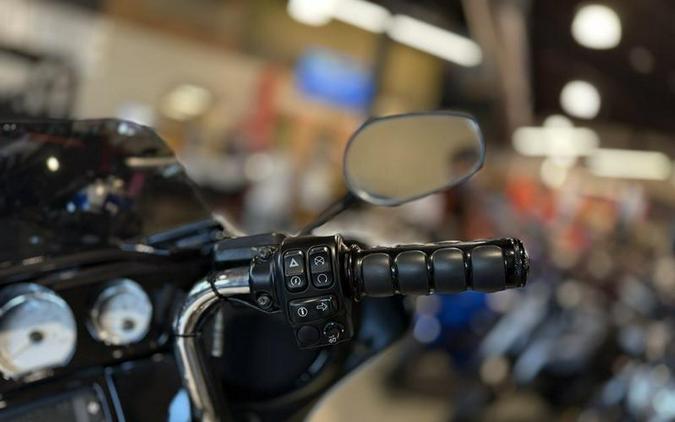 2017 Harley-Davidson® FLHXS - Street Glide® Special