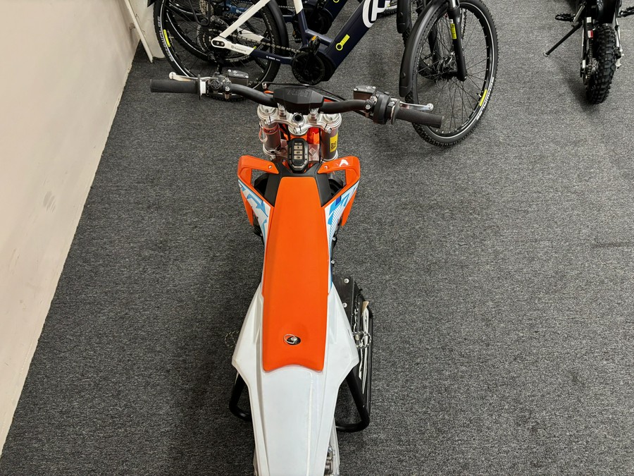 2024 KTM SX E 3