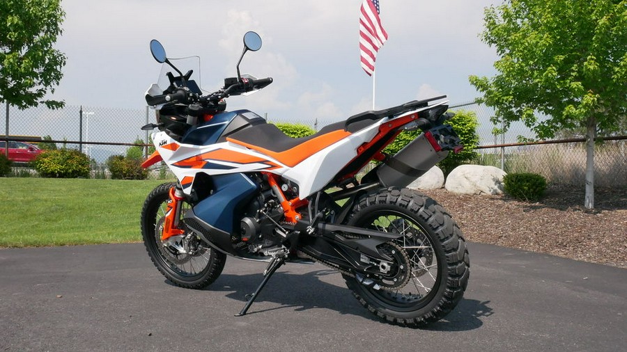 2024 KTM Adventure 890 R