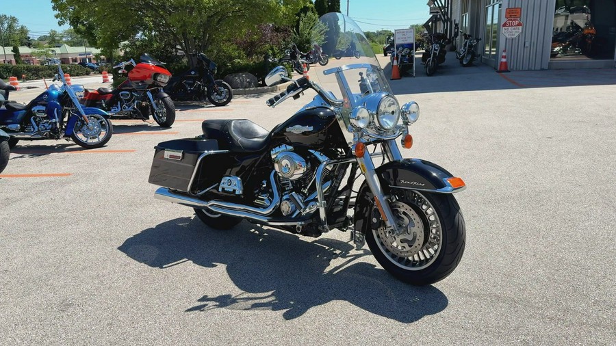 2011 Harley-Davidson® Road King® Exclusive - Vivid Black - Firefighter