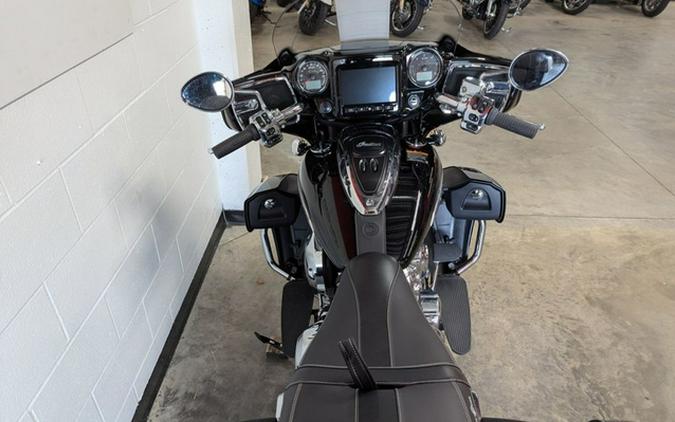 2025 Indian Roadmaster Limited W/Powerband Audio Black Metall