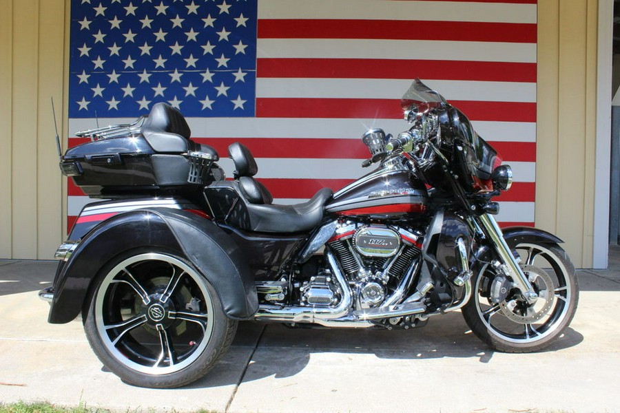 2020 Harley-Davidson® FLHTCUTGSE - CVO™ Tri Glide®