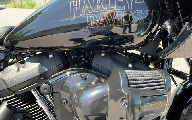 2024 Vivid Black - Black Finish