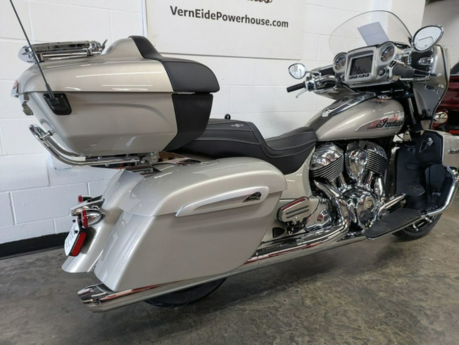 2025 Indian Roadmaster Limited Silver Quartz Metallic