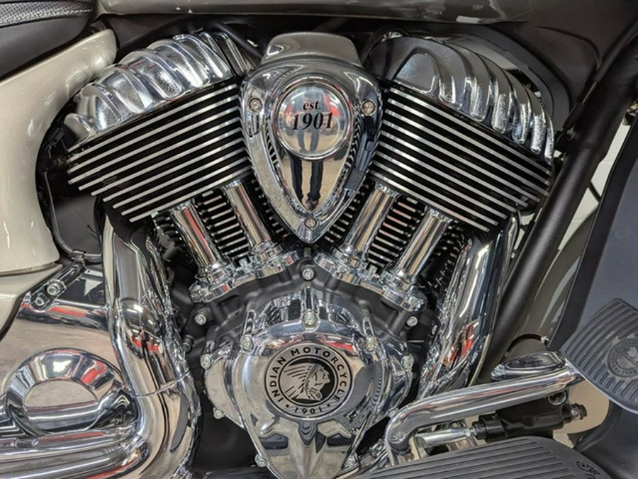 2025 Indian Roadmaster Limited Silver Quartz Metallic