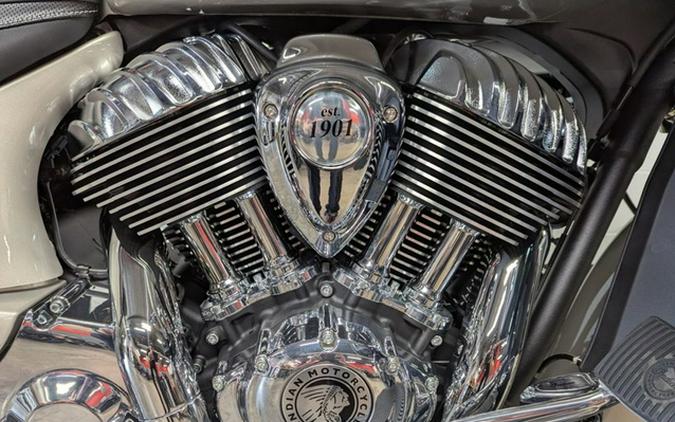2025 Indian Roadmaster Limited Silver Quartz Metallic