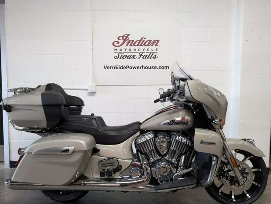 2025 Indian Roadmaster Limited Silver Quartz Metallic