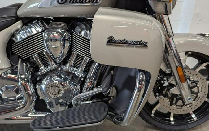 2025 Indian Roadmaster Limited Silver Quartz Metallic