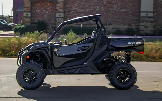 2026 Can-Am® Commander XT 700