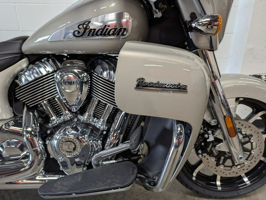 2025 Indian Roadmaster Limited Silver Quartz Metallic