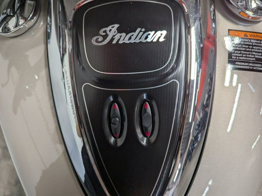 2025 Indian Roadmaster Limited Silver Quartz Metallic