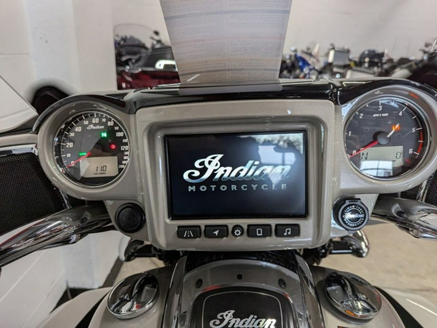 2025 Indian Roadmaster Limited Silver Quartz Metallic