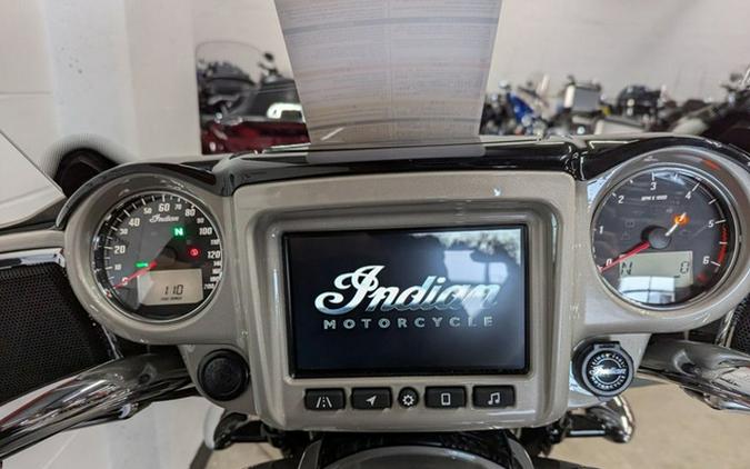 2025 Indian Roadmaster Limited Silver Quartz Metallic