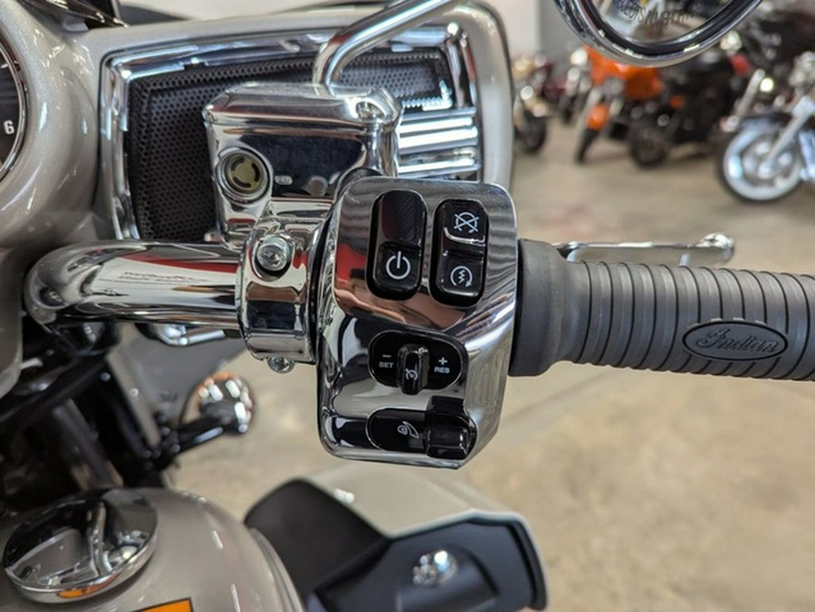 2025 Indian Roadmaster Limited Silver Quartz Metallic
