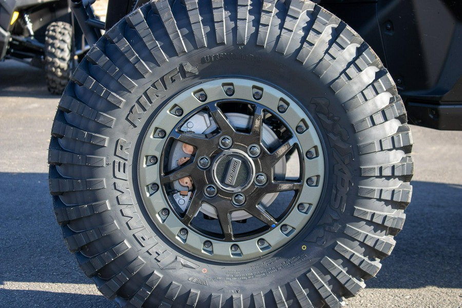 2026 CAN-AM MAVERICK R MAX X RC WITH SMARTSHOX 999T DCT