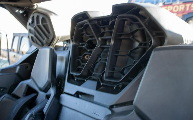 2026 CAN-AM MAVERICK R MAX X RC WITH SMARTSHOX 999T DCT