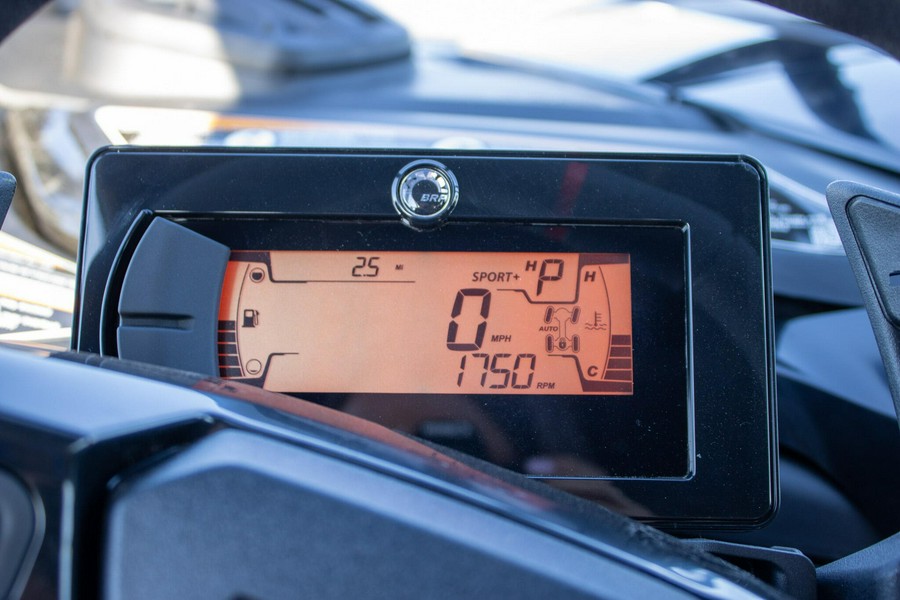 2026 CAN-AM MAVERICK R MAX X RC WITH SMARTSHOX 999T DCT