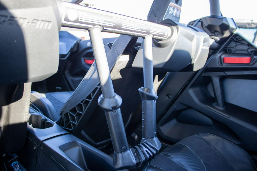 2026 CAN-AM MAVERICK R MAX X RC WITH SMARTSHOX 999T DCT