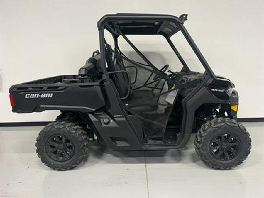 2023 Can-Am Defender DPS HD9