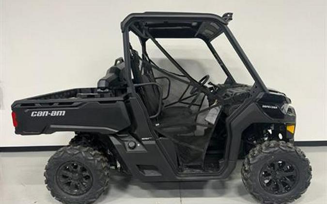 2023 Can-Am Defender DPS HD9