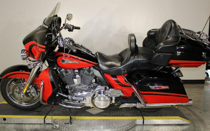 2016 Harley-Davidson® FLHTKSE - CVO™ Limited