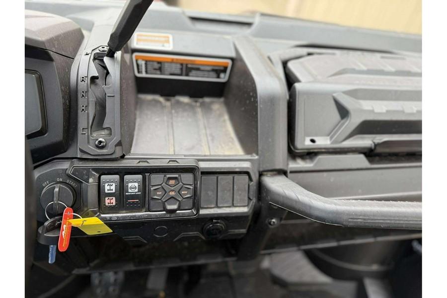 2025 Can-Am Defender PRO XT HD10