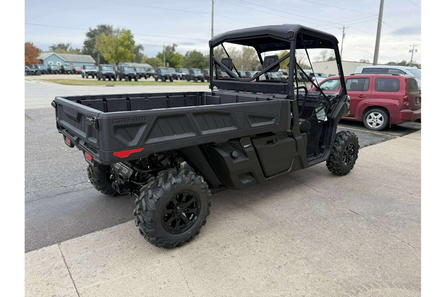 2025 Can-Am Defender PRO XT HD10