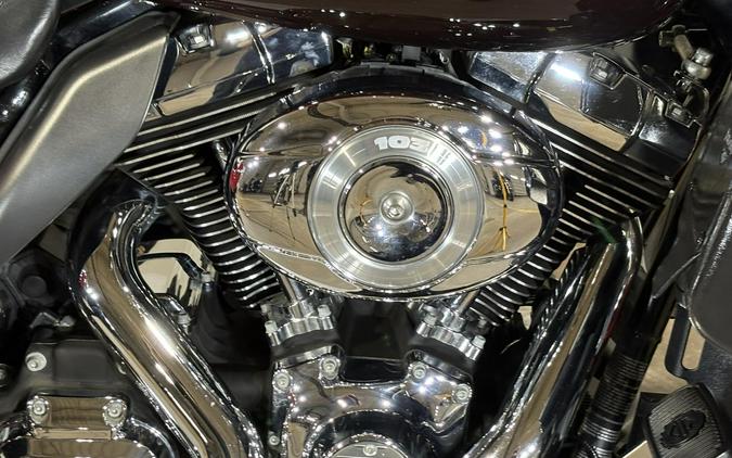 2011 Harley-Davidson Electra Glide Ultra Limited Two-Tone Cherry Red Sunglo/Merlot Sunglo