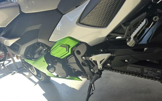 2024 Kawasaki Z7 Hybrid ABS