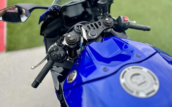 2025 Yamaha YZF R9