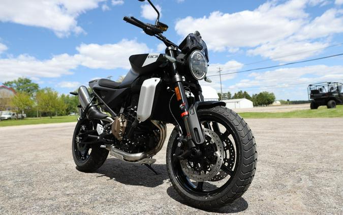 2025 Husqvarna® Svartpilen 801