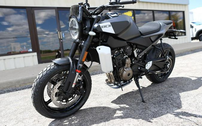 2025 Husqvarna® Svartpilen 801