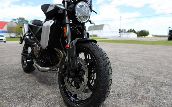 2025 Husqvarna® Svartpilen 801