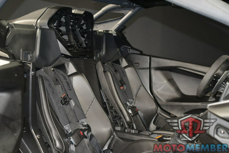 2025 Can-Am Maverick R X rs