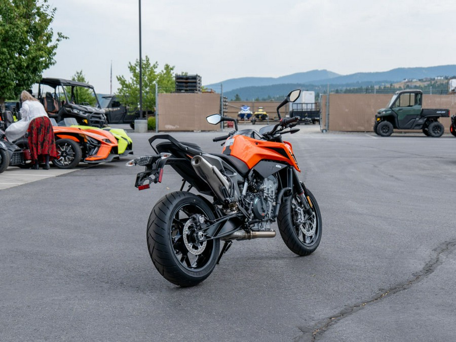 2024 KTM Duke 790