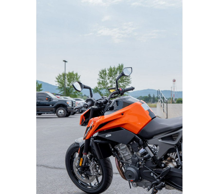 2024 KTM Duke 790